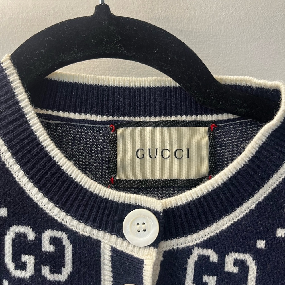 Luxury sweater - Picture 2 of 2
